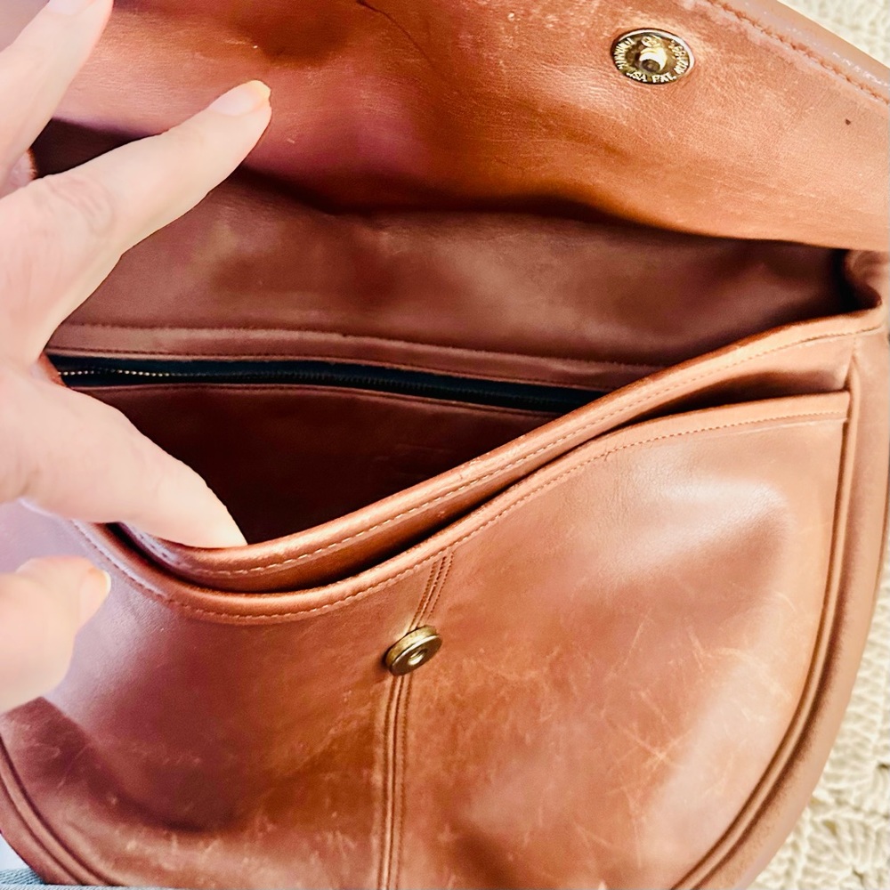 SOLD. Vintage Coach Leather Bag Flap Magnetic Closure 90s - Picture 7 of 15